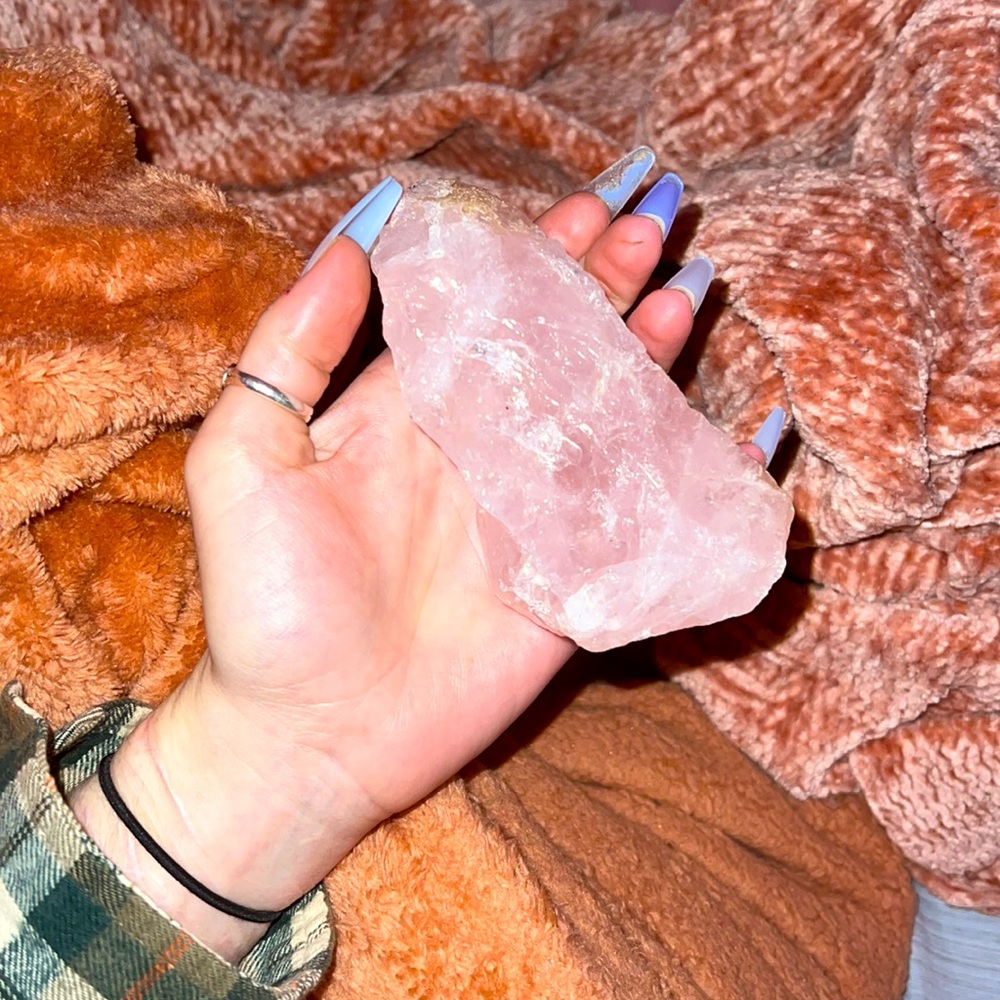 Raw form of pure rose quartz about 4 pounds BRAND NEW